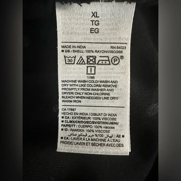 Women’s Old Navy black with white polka dots button up top - Picture 4 of 4